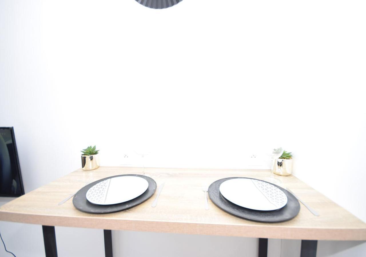 Hyper Centre Valenciennes - Wifi - Terrasse - Tramway - Lerelaisdodile2 Apartamento Exterior foto